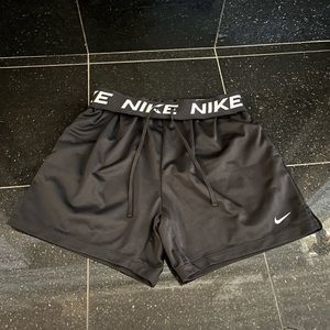 Women's Nike Dri-FIT Attack Training Shorts